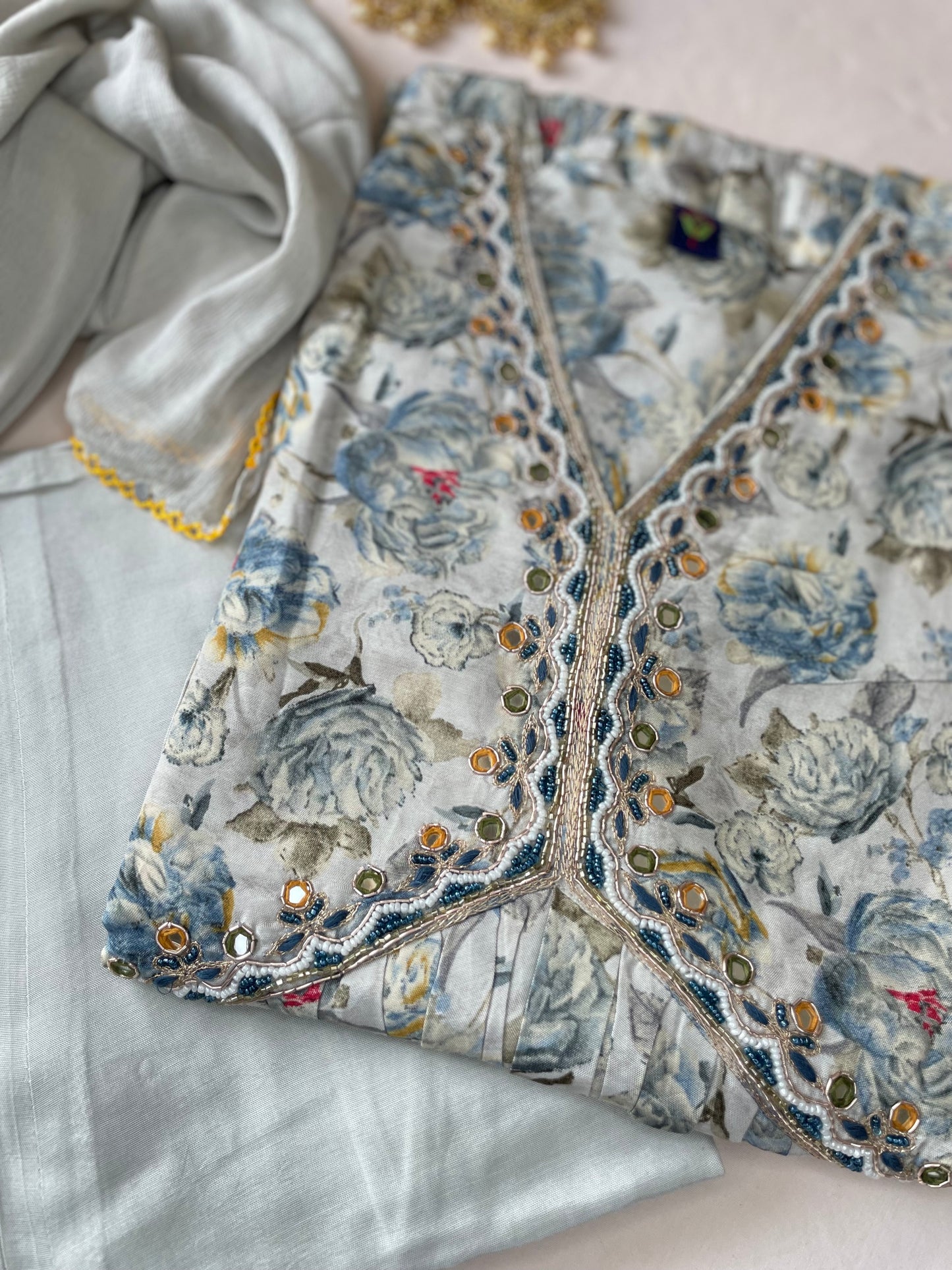 Muslin silk Aliya cut