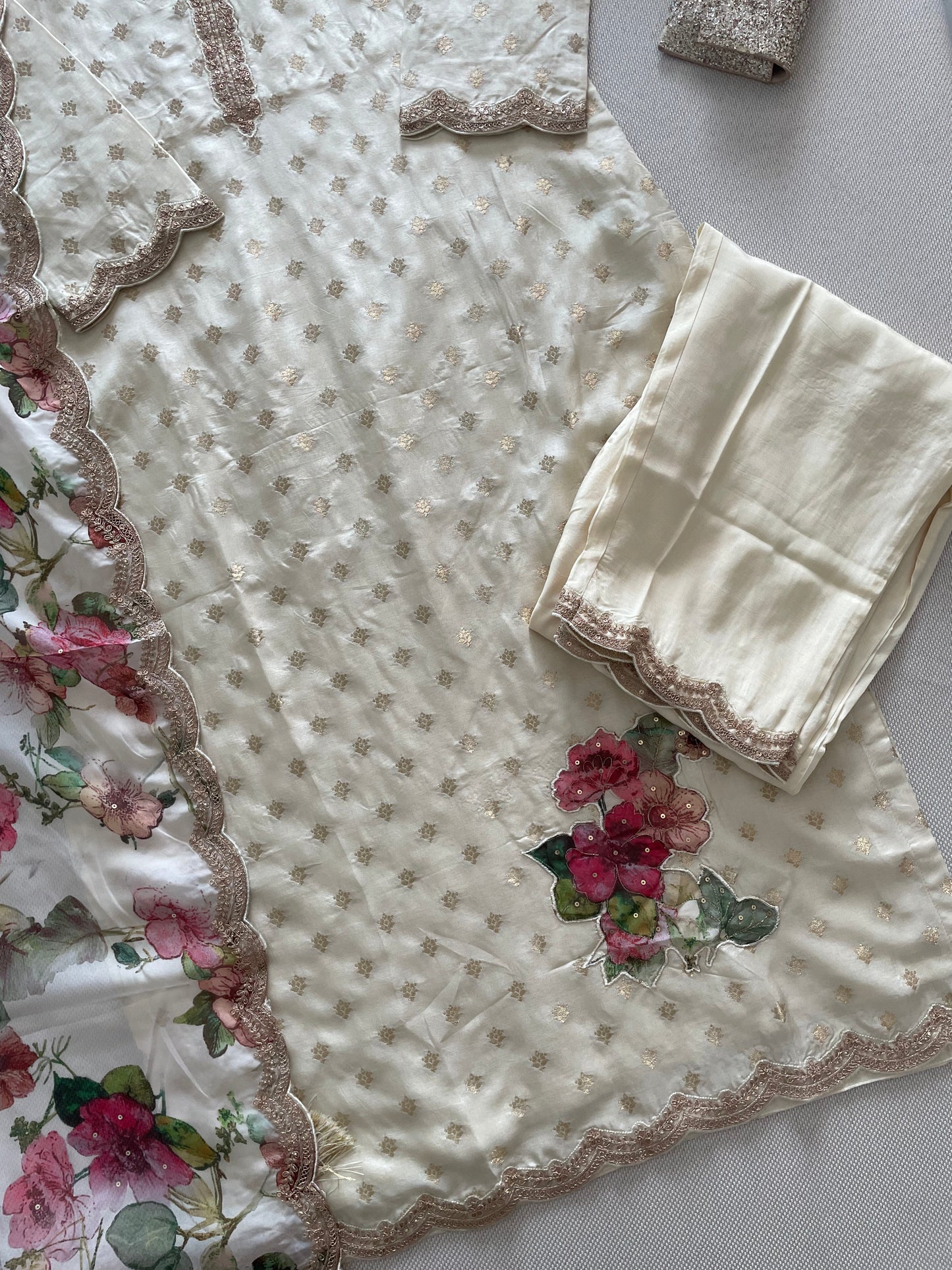 Dola silk suit set