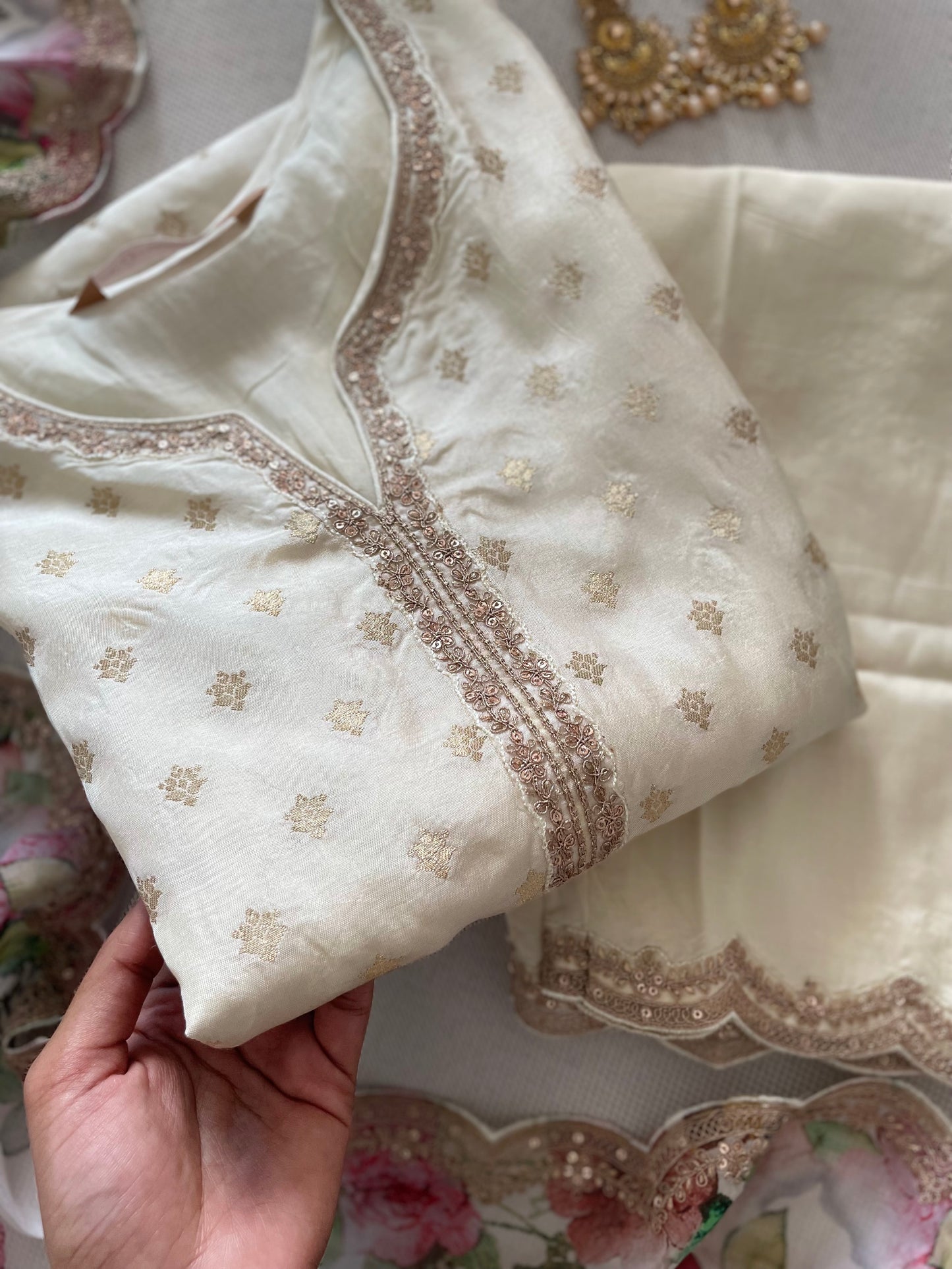 Dola silk suit set