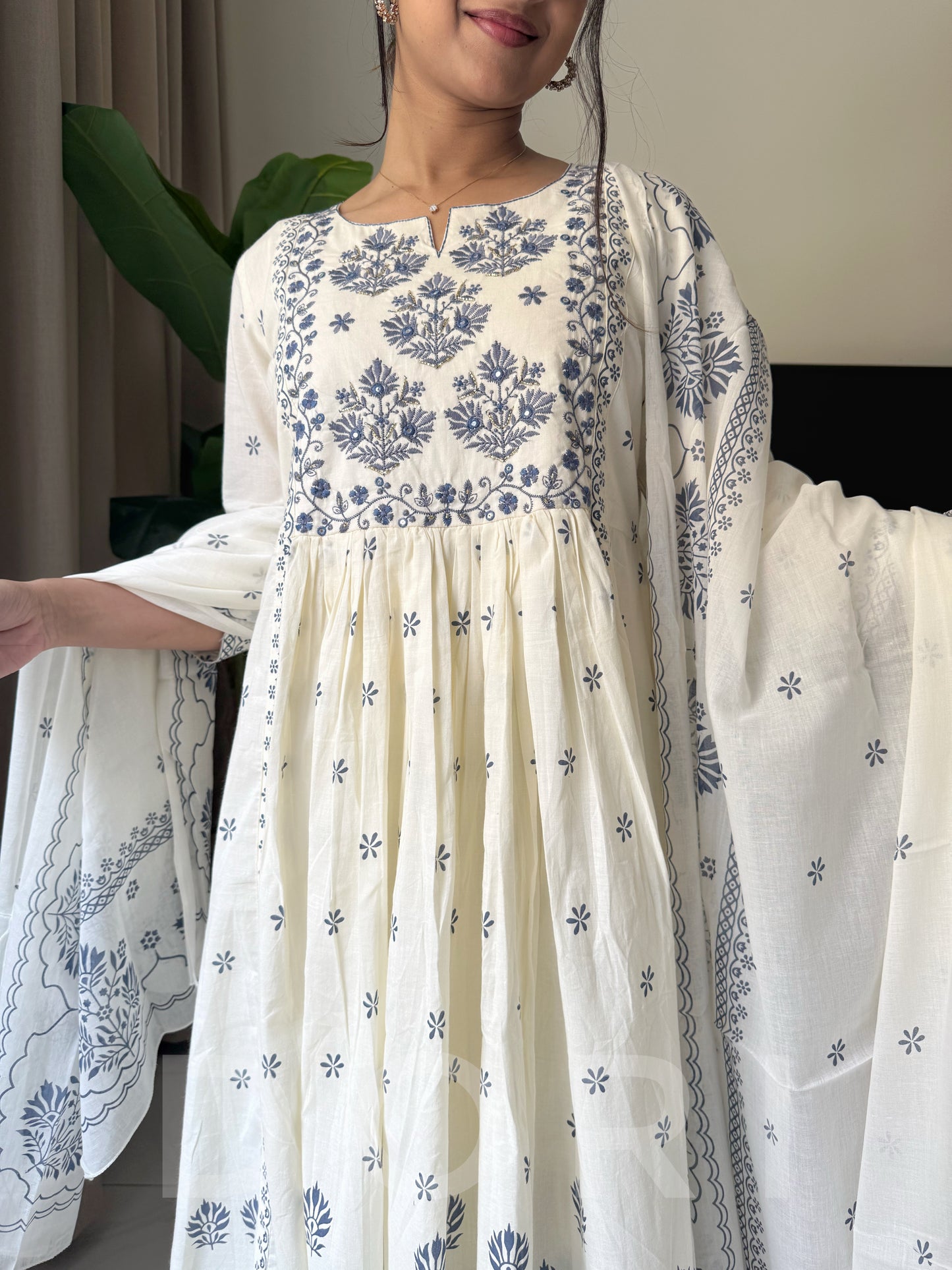 Pari suit set