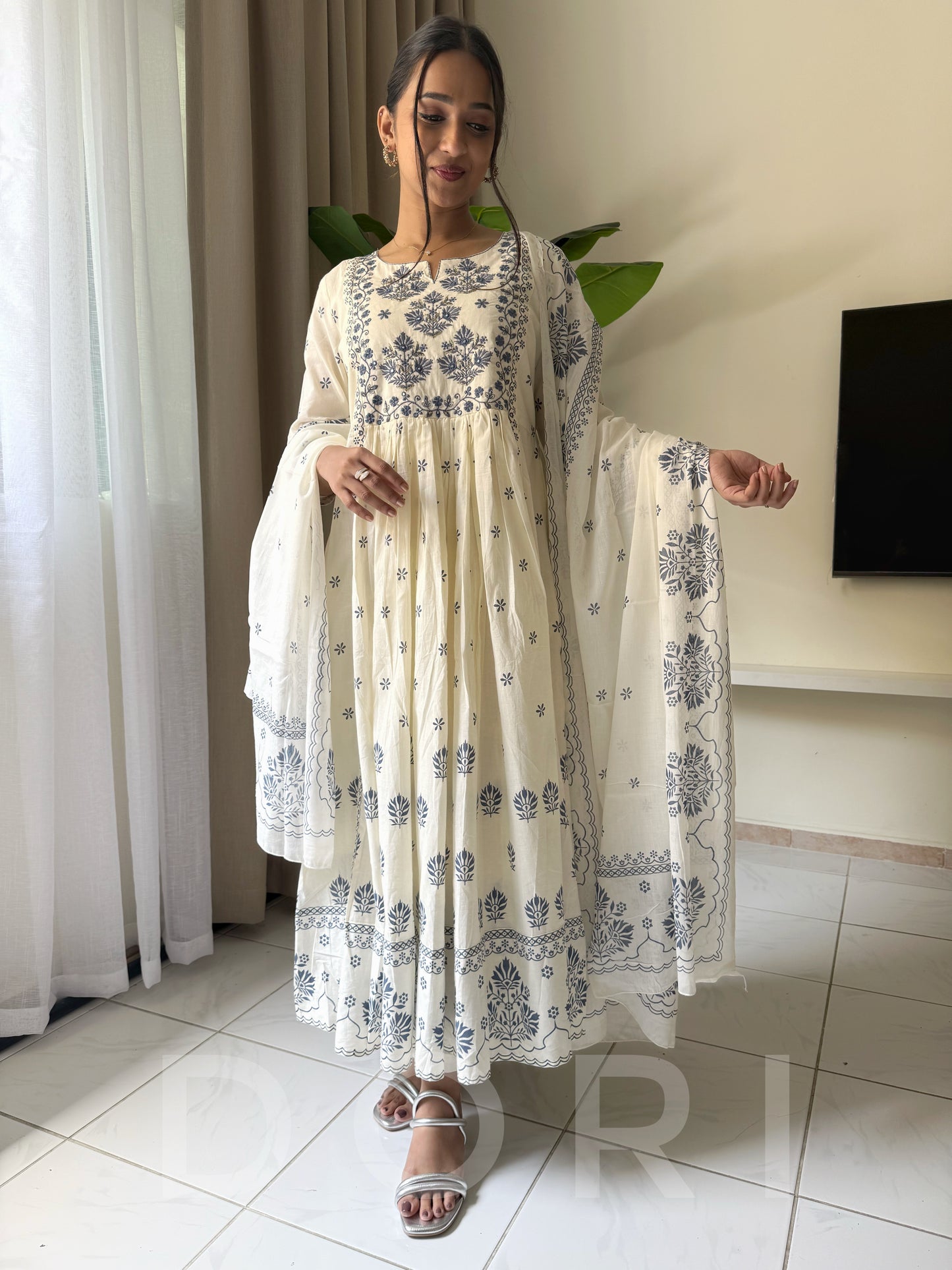 Pari suit set