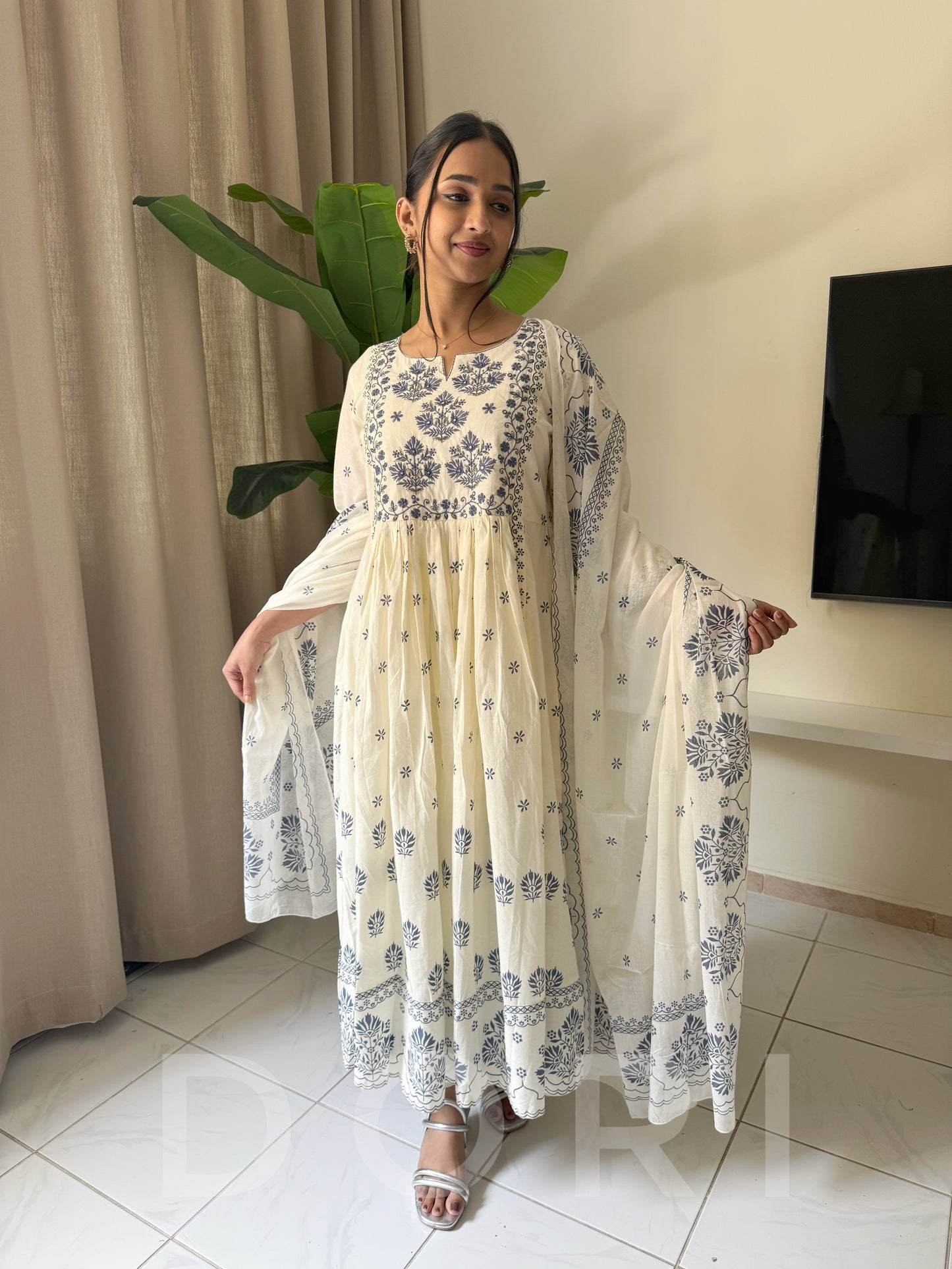 Pari suit set