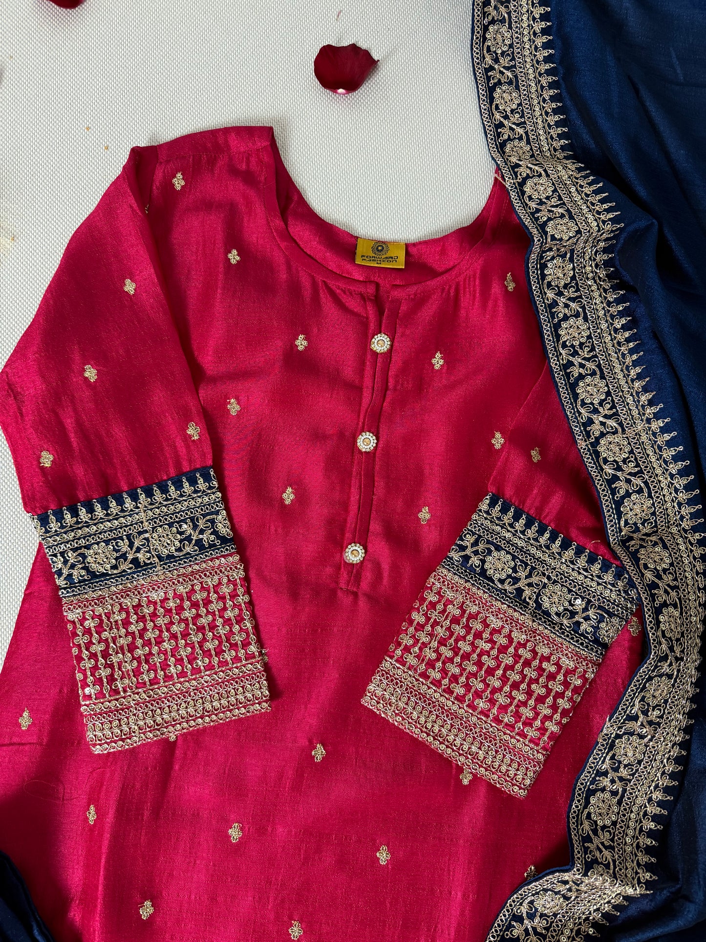 Suchi Vichitra suit