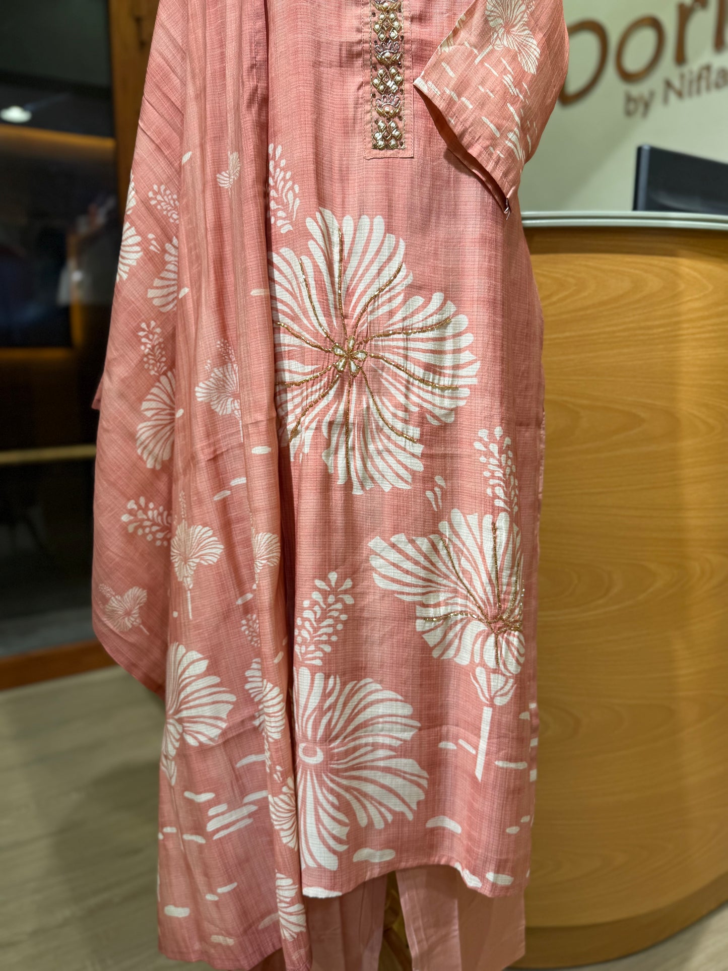 SE-43 Peach suit