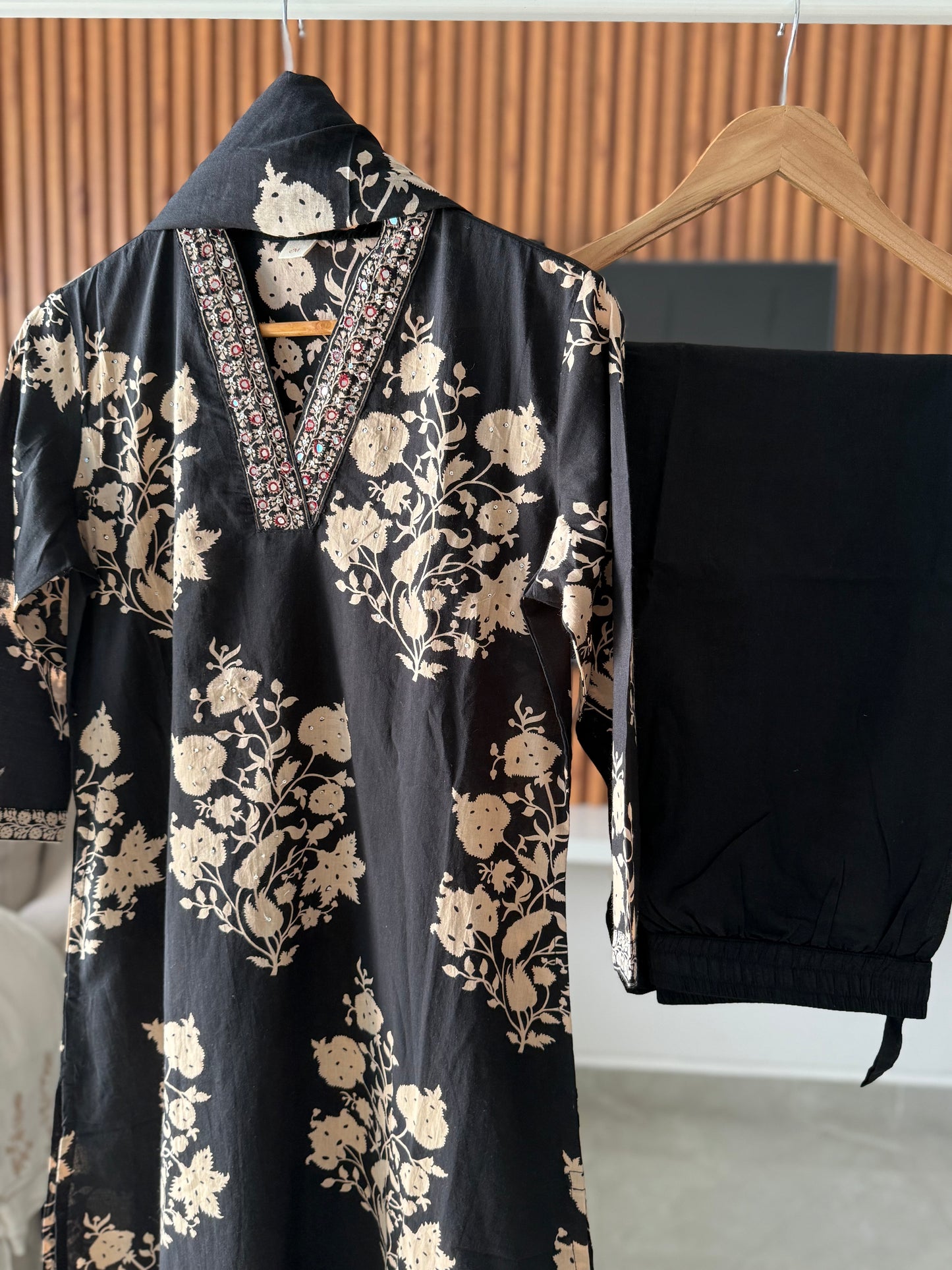 Nira cotton suit
