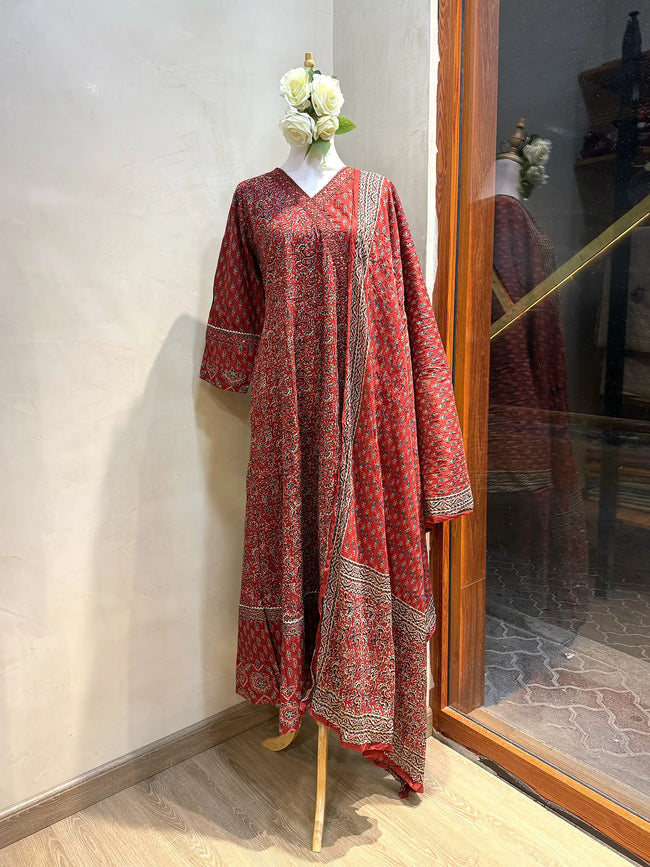 Meadow suit set Hover Image