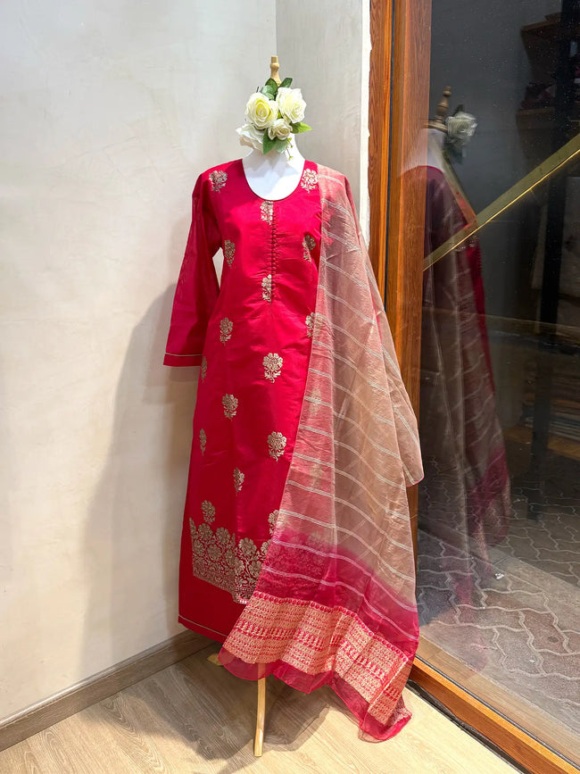 Rose suit set Hover Image