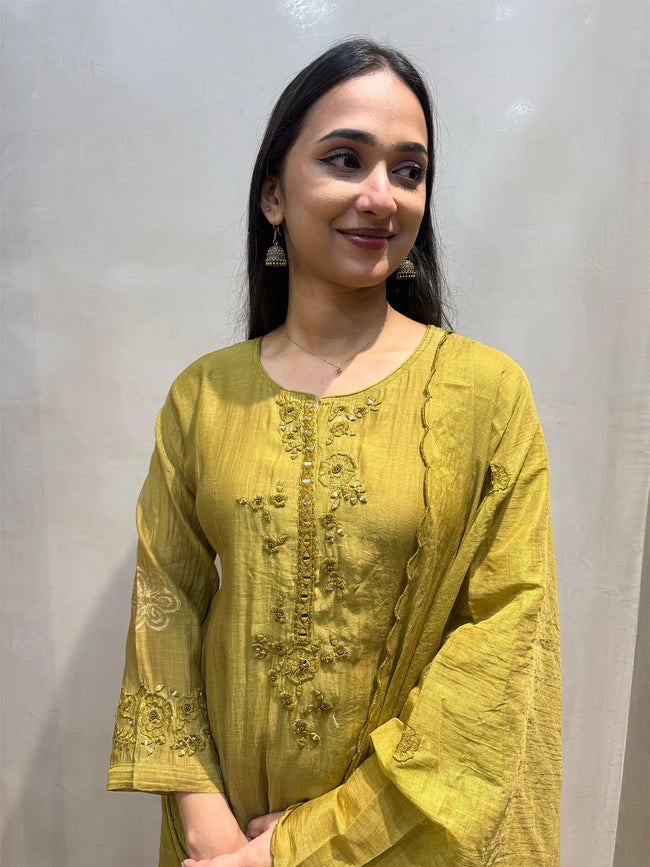 Banaras Mul Chanderi suit set Main Image