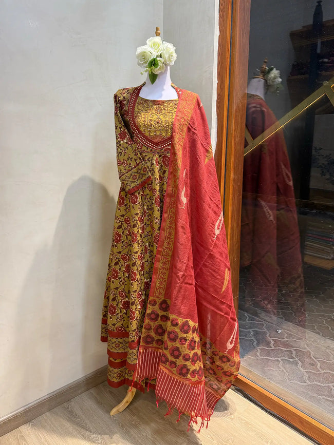 Desert Dune Suit Hover Image