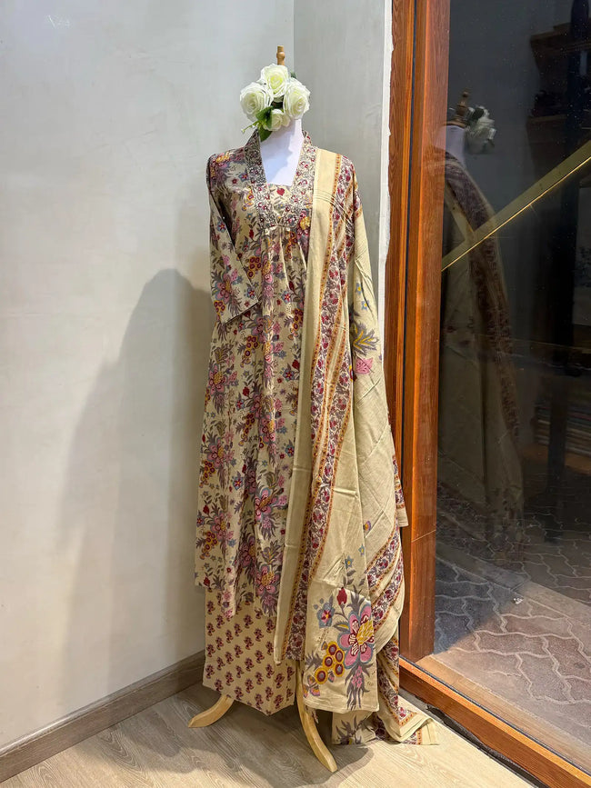 Aarzoo Suit Set Hover Image