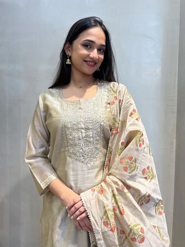 Sanam suit set Main Image