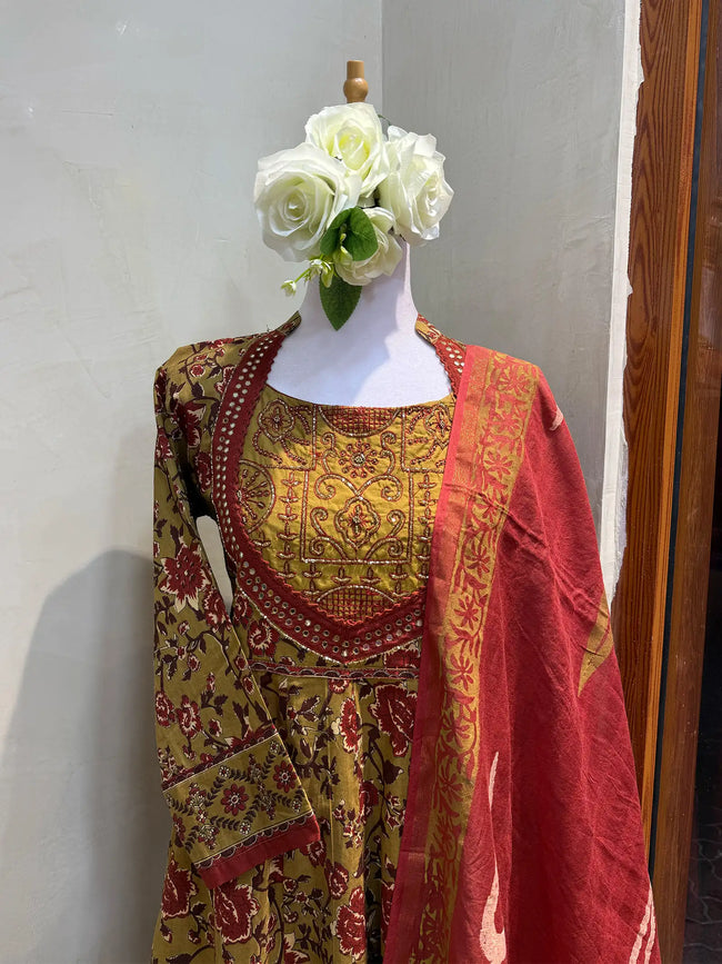 Desert Dune Suit Main Image