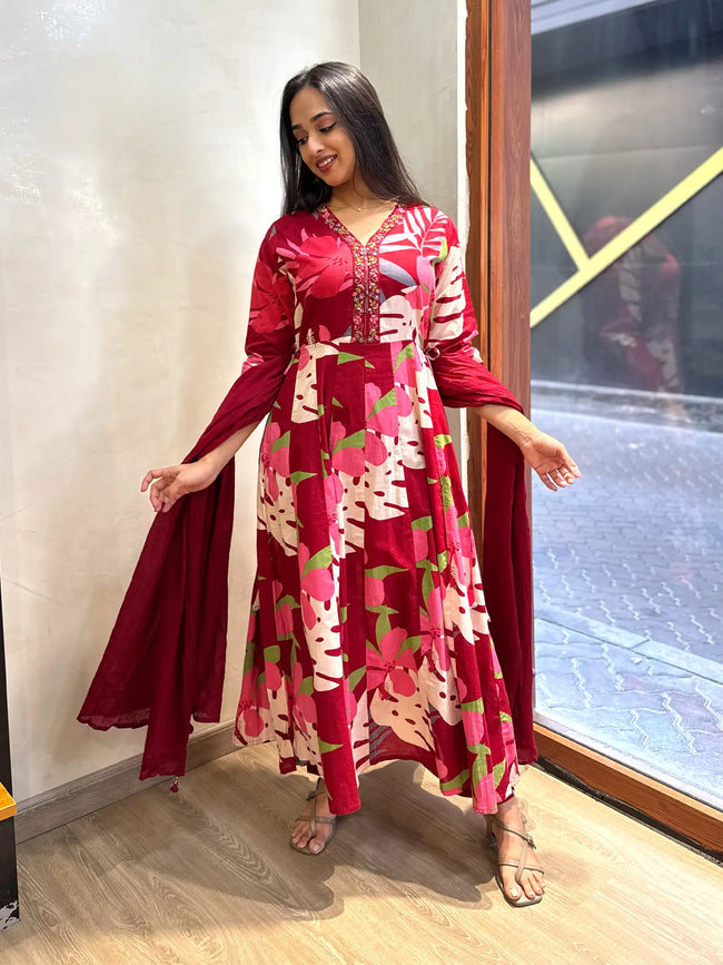 Anarkali suit set Hover Image