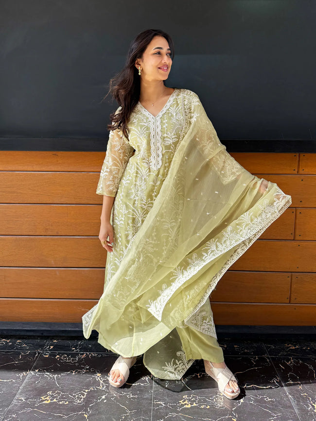 Chinnon Suit Set Main Image