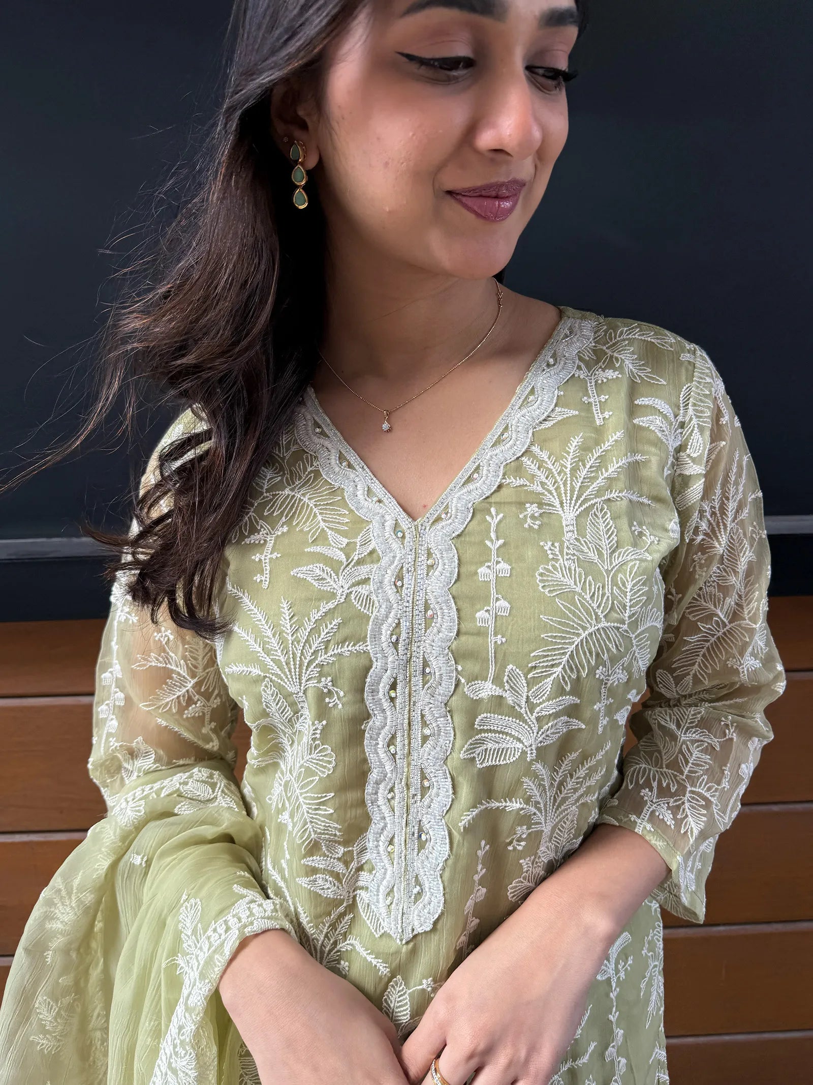 Chinnon Suit Set