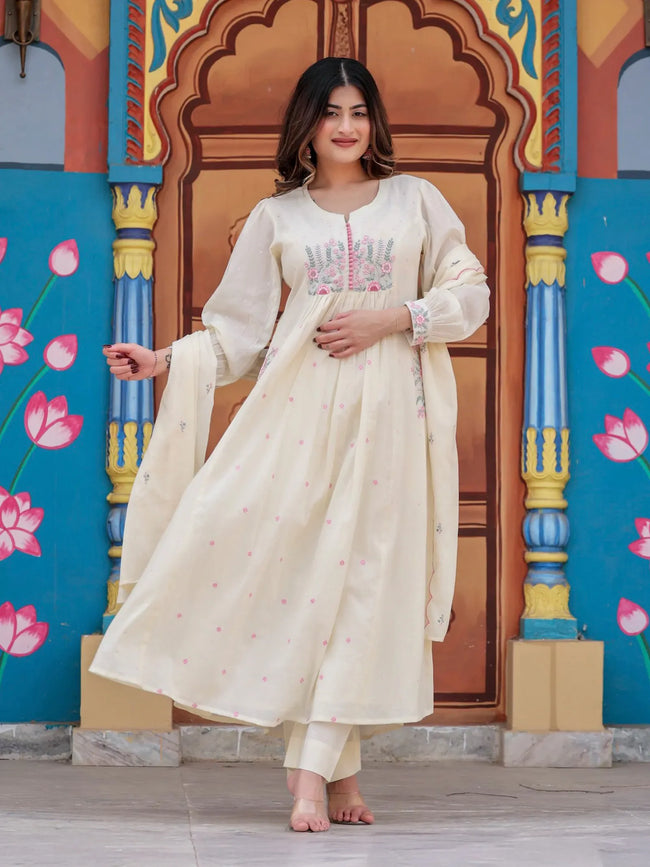 Pearl Suit Set Hover Image