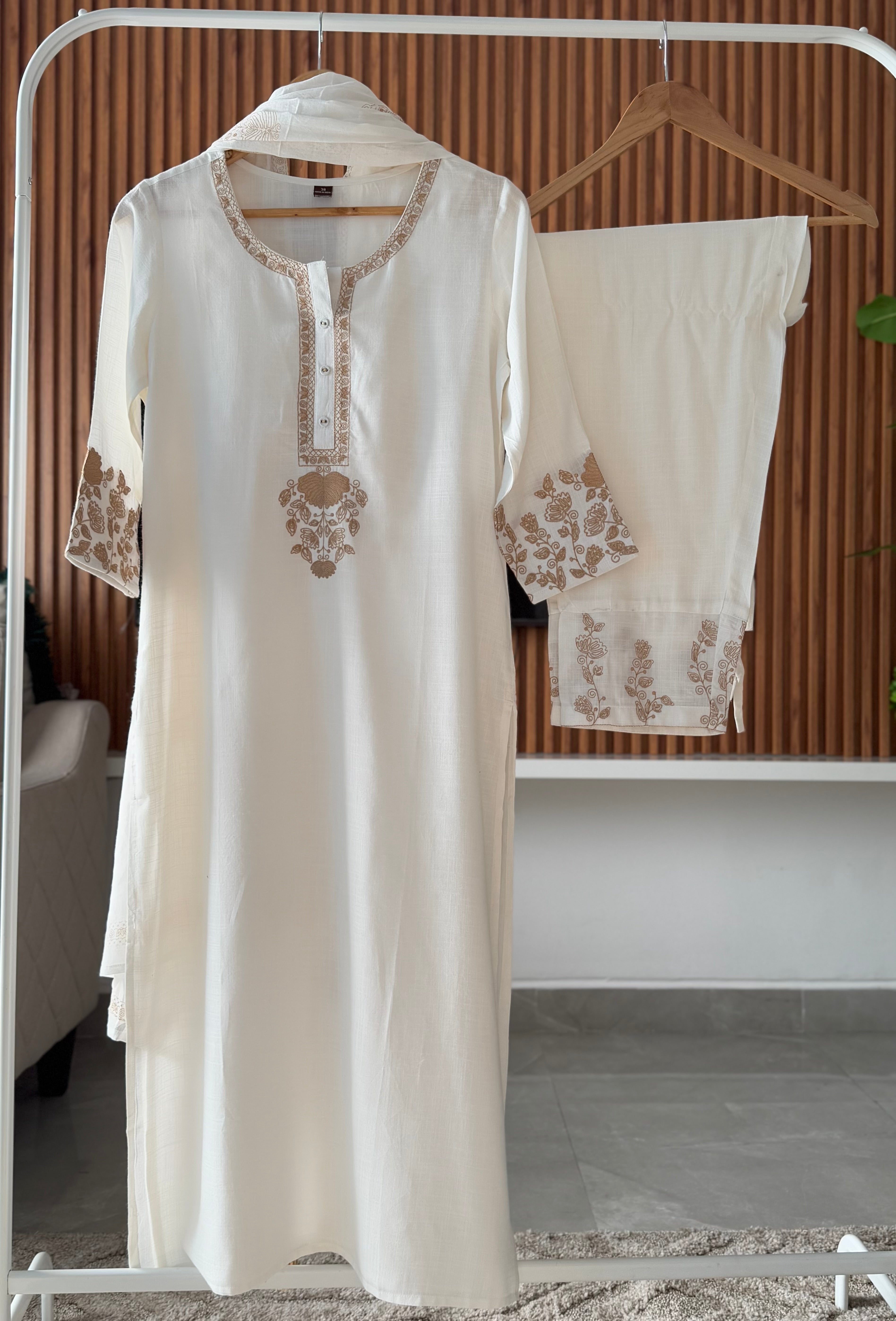 Zaira linen suit