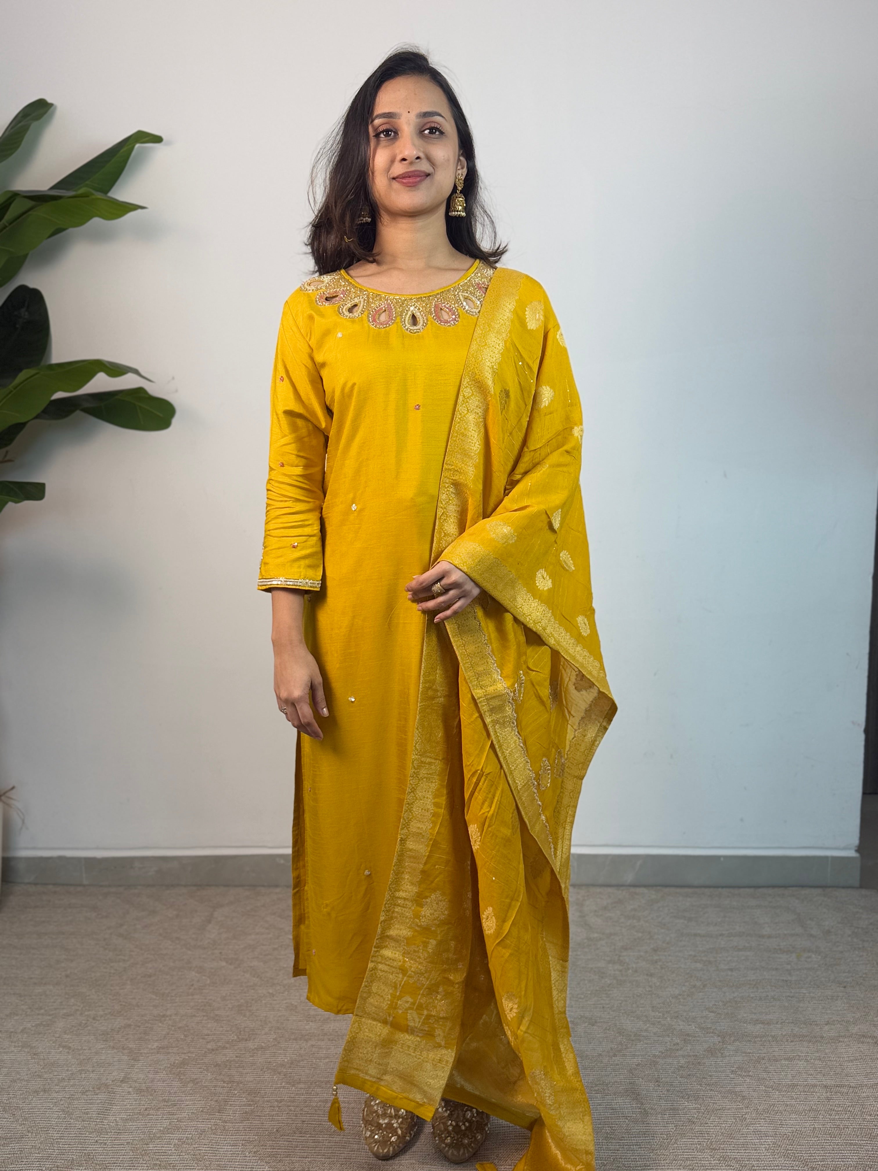 Heena premium Dola silk had work suit