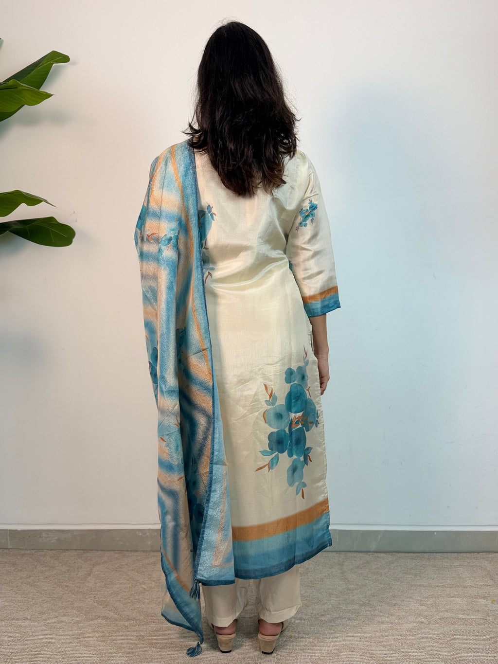 Shraddha Tissue silk suit
