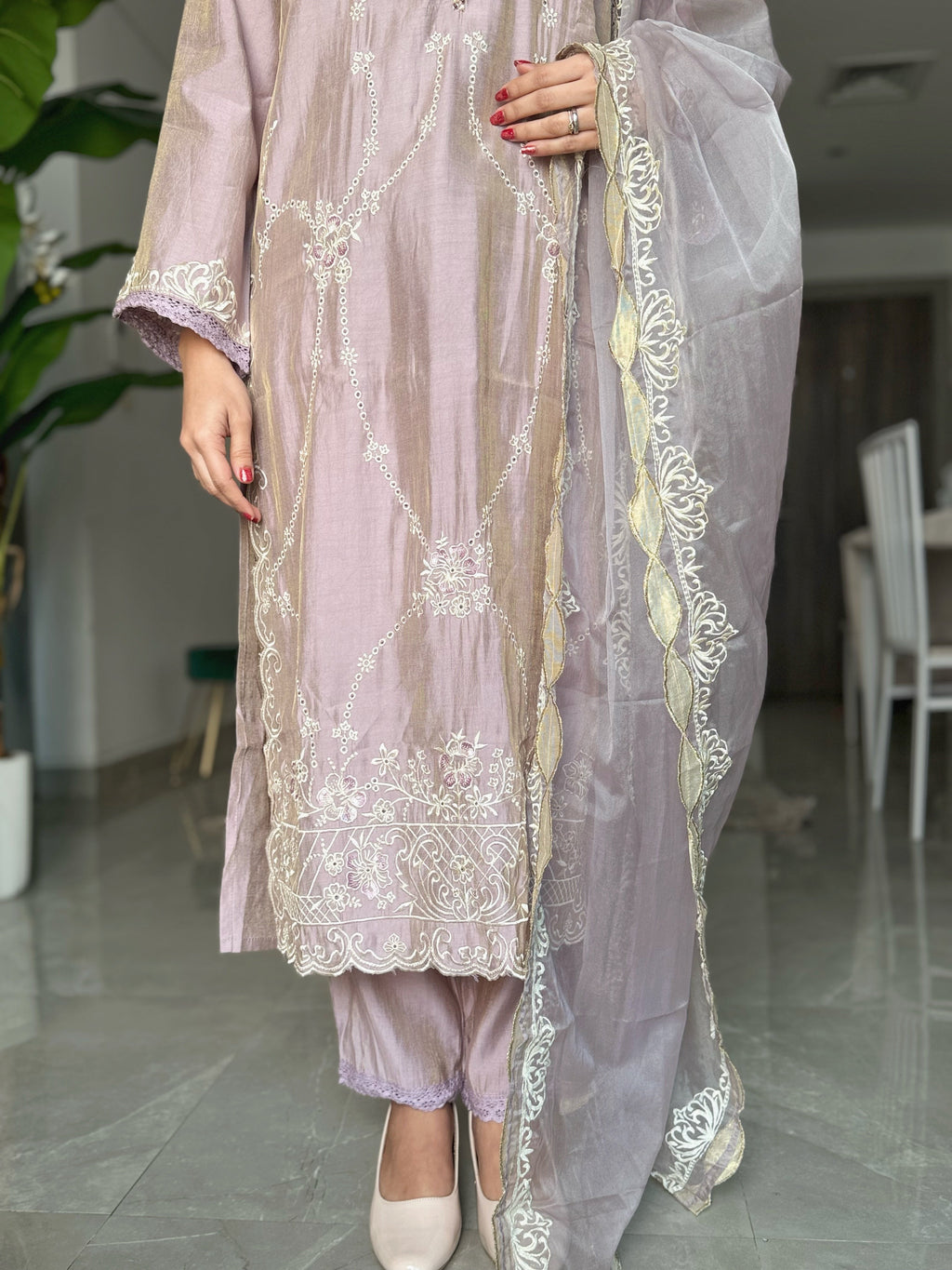 Haneen shimmer silk suit