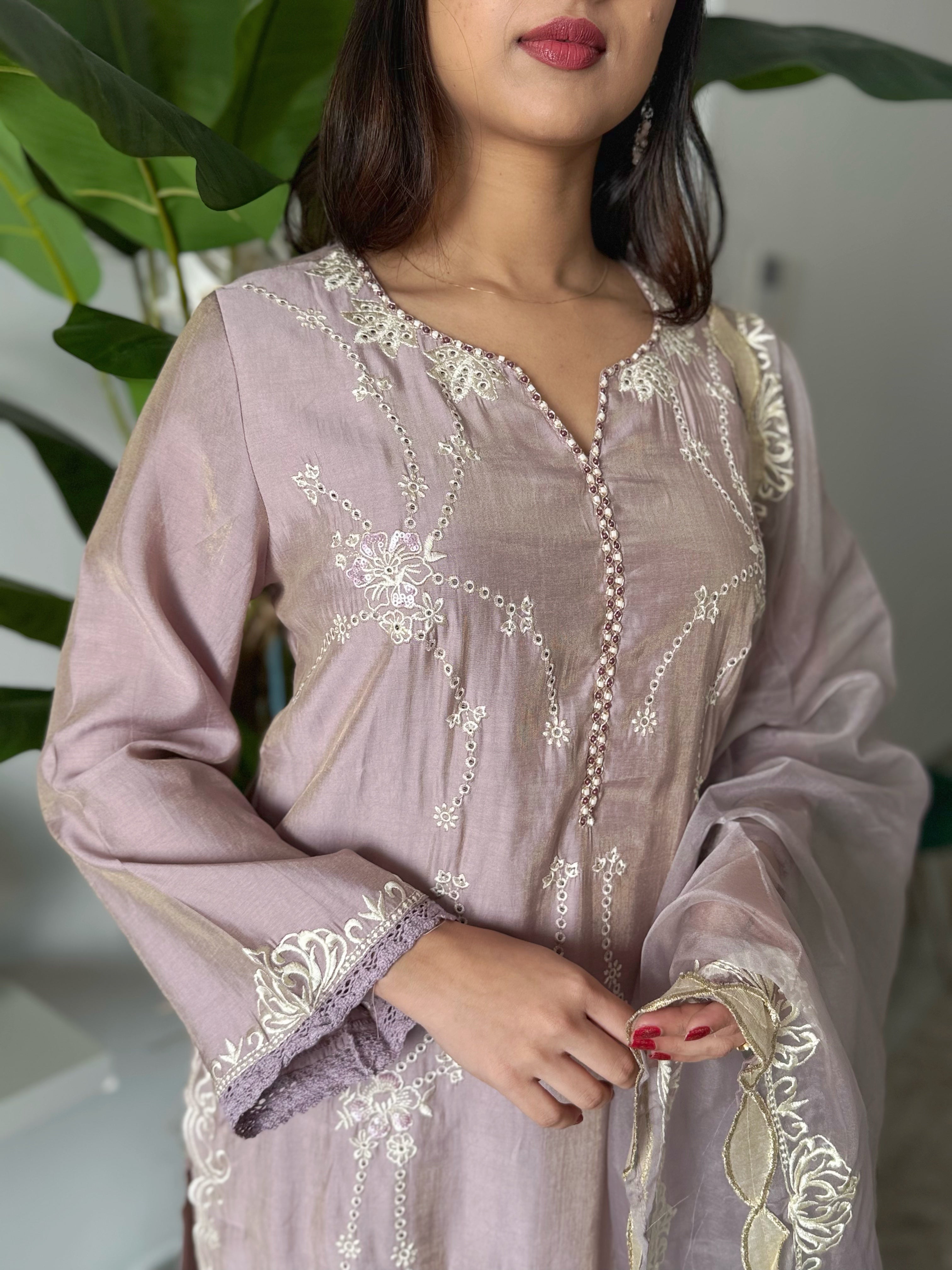 Haneen shimmer silk suit