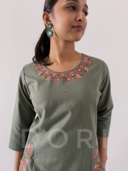 Advika pant set