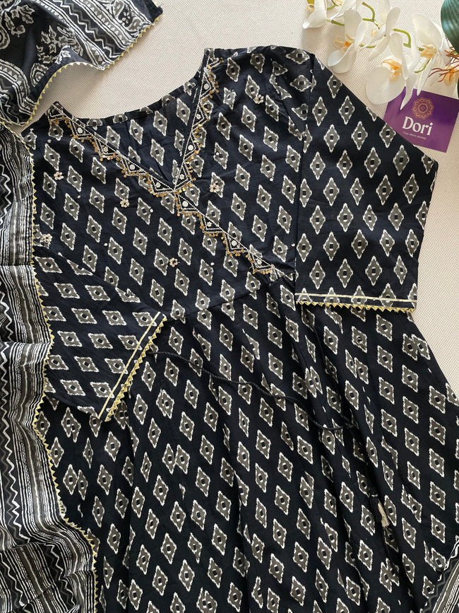 Plus size Anarkali set Main Image