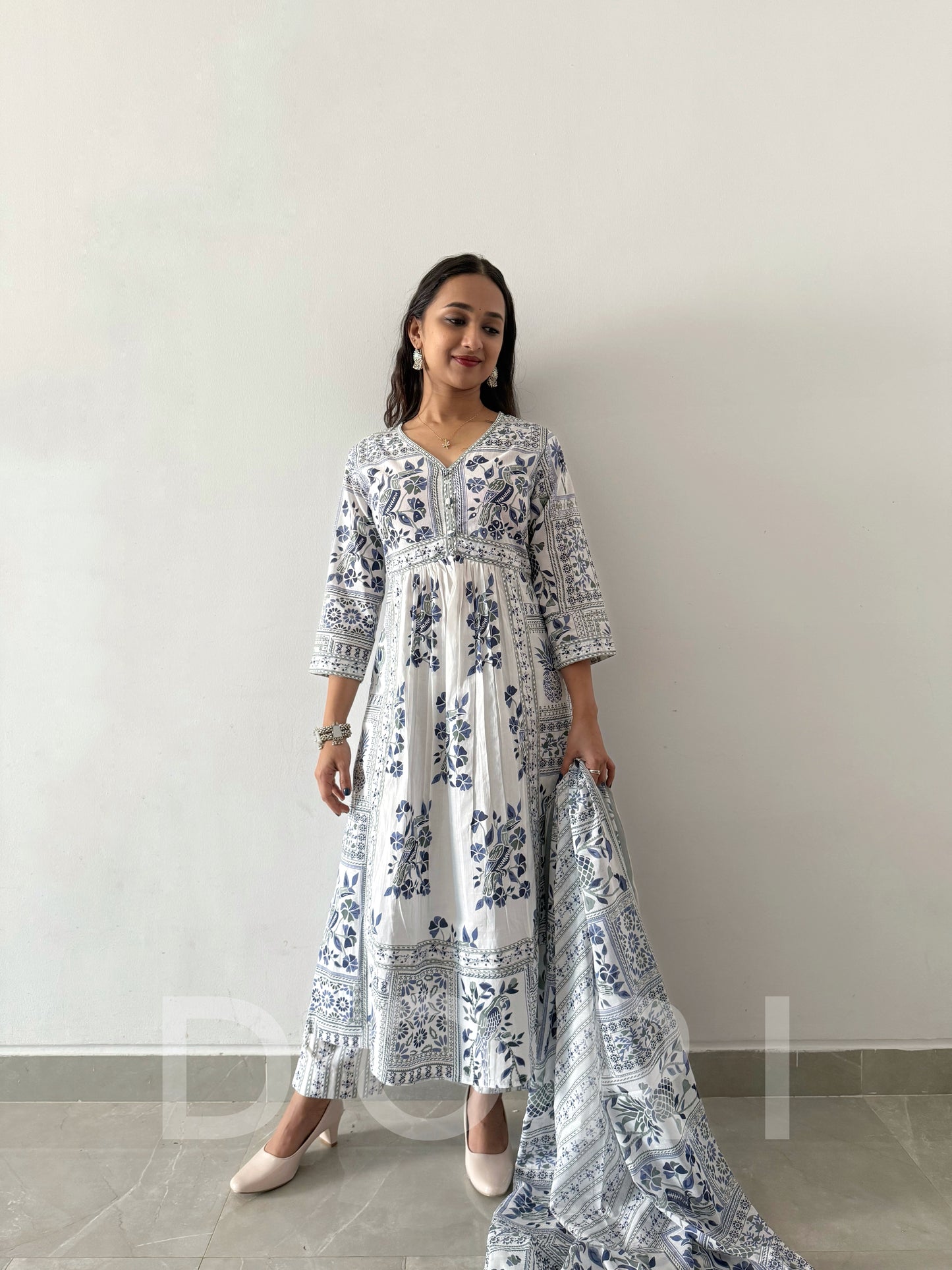 Renu suit set