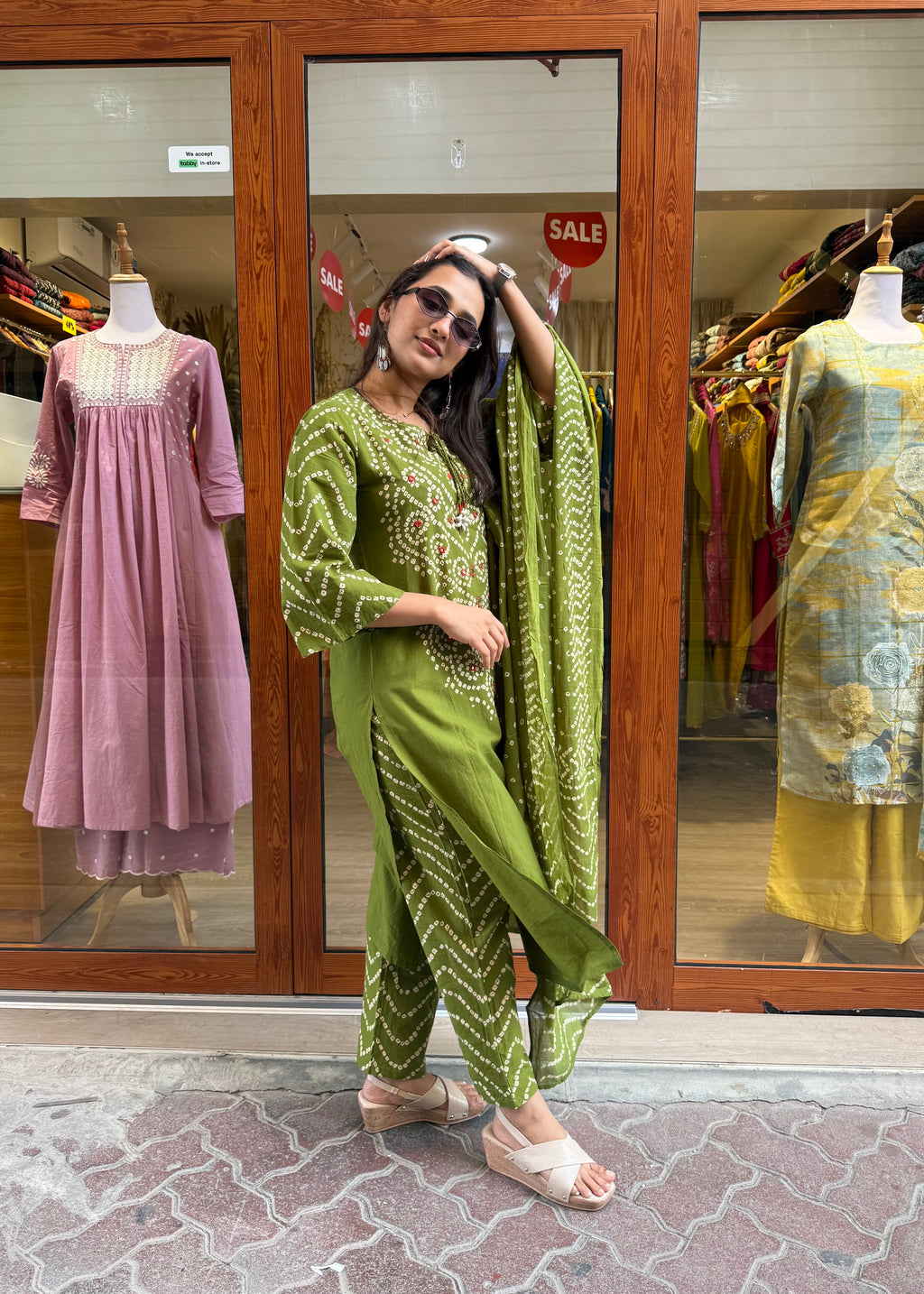 Bandhej suit set