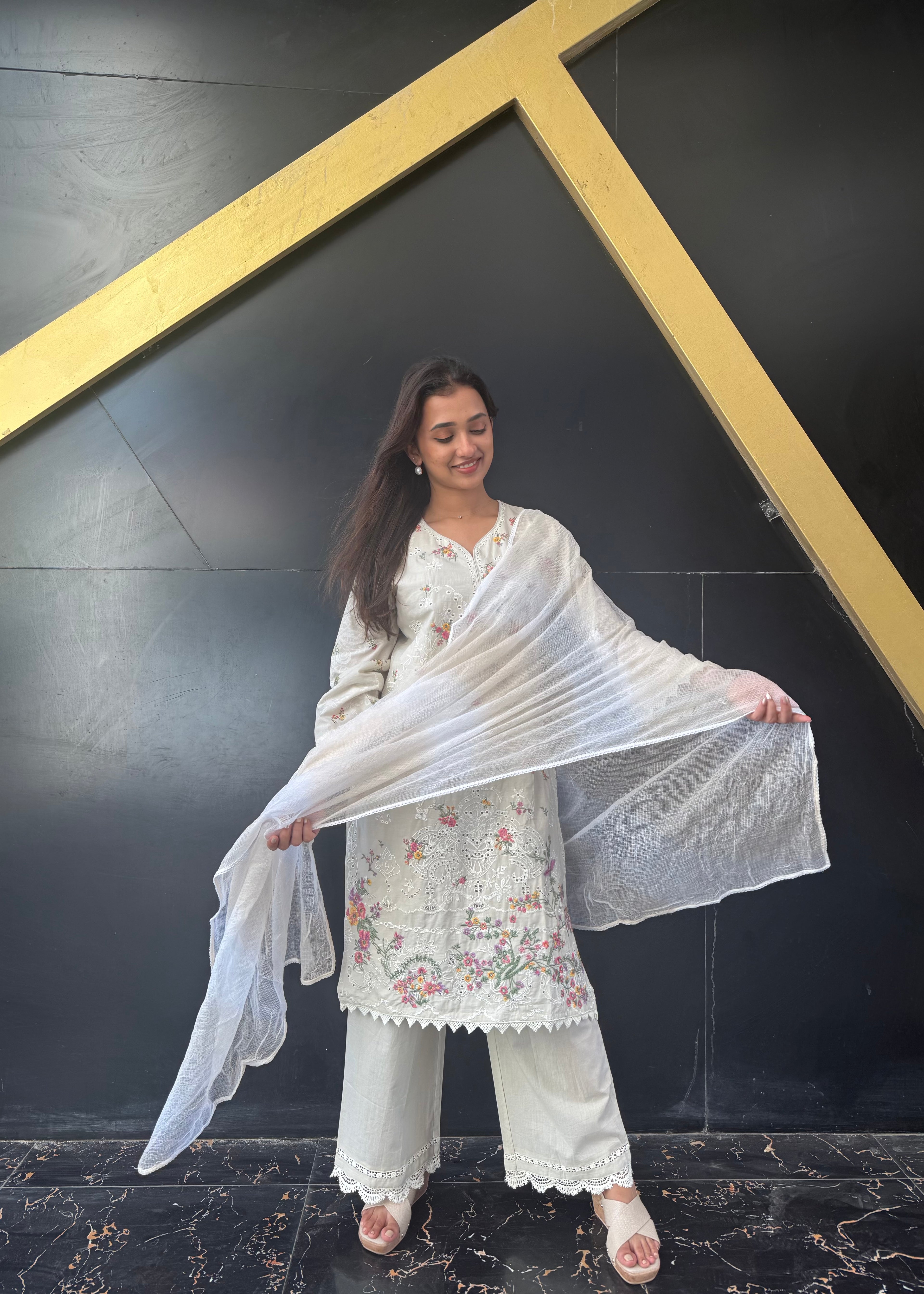 Embroidered suit set