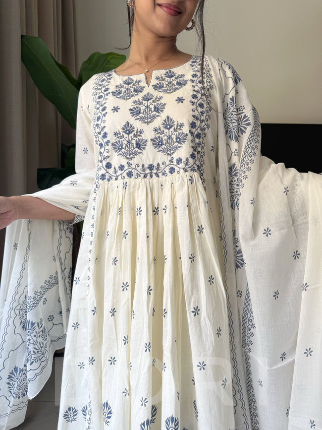 Pari suit set Main Image