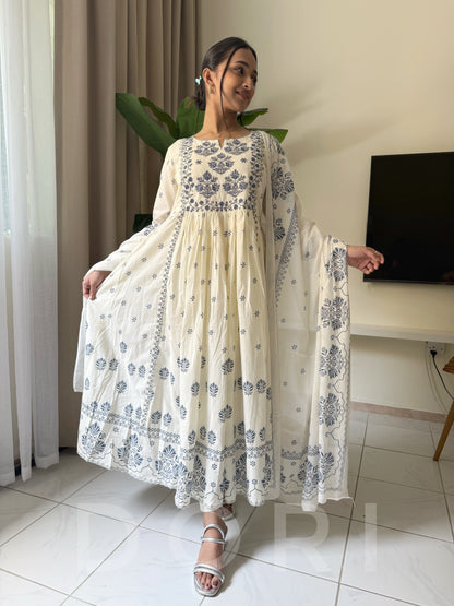 Pari suit set