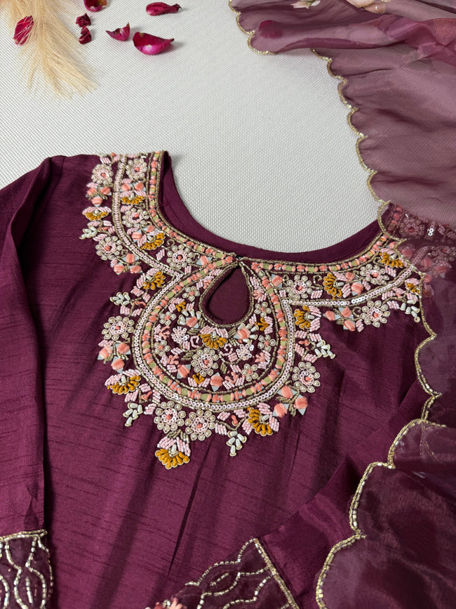 Heena Premium Dola silk hand work suit Main Image